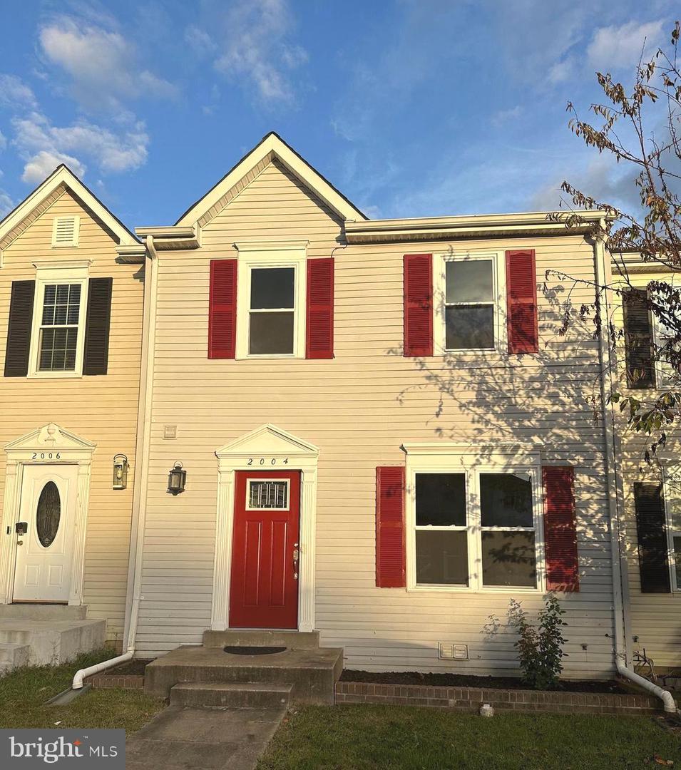 2004 FORT PEMBERTON CT, DUMFRIES, Virginia 22026, 4 Bedrooms Bedrooms, ,3 BathroomsBathrooms,Residential,For sale,2004 FORT PEMBERTON CT,VAPW2106012 MLS # VAPW2106012