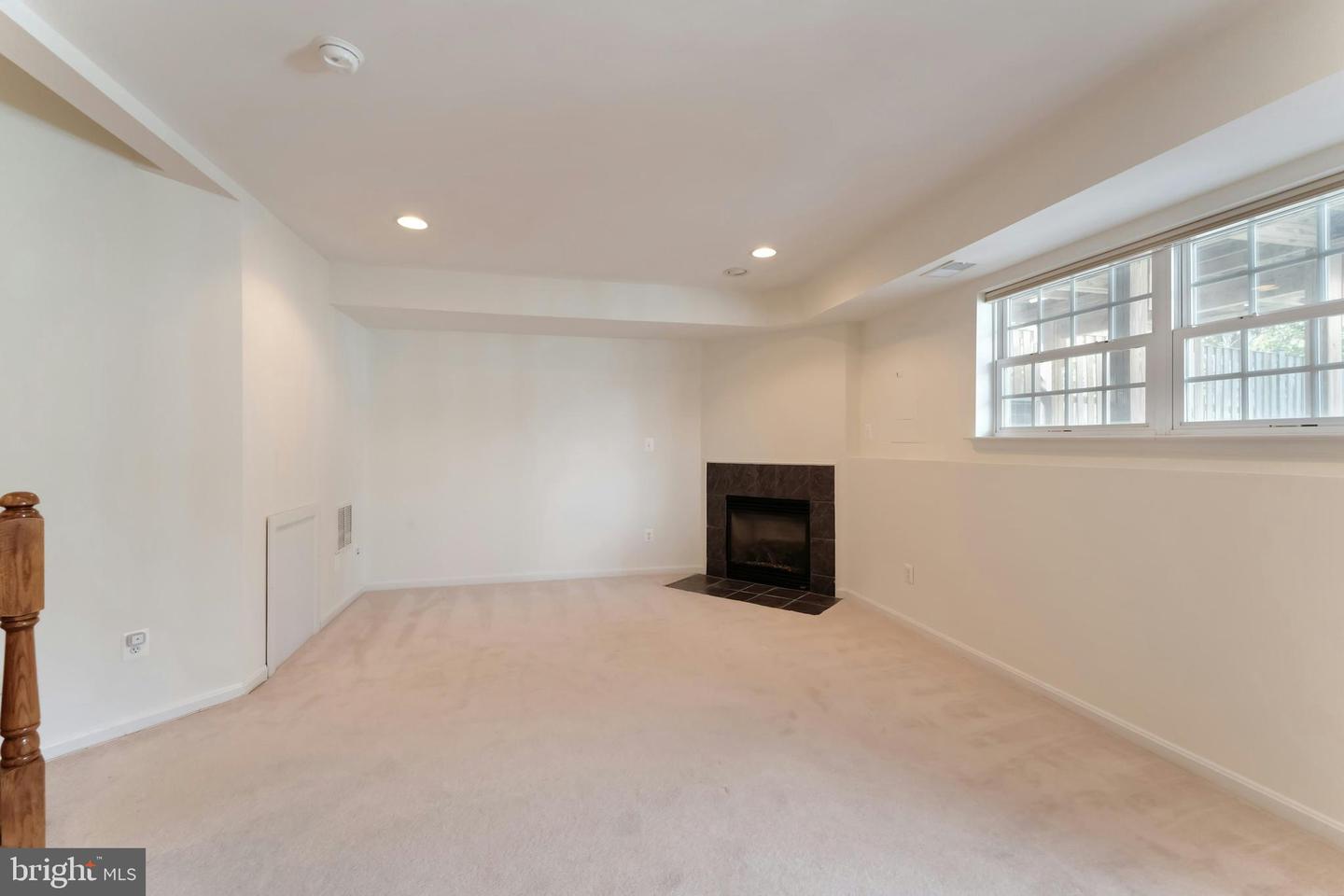 24661 CLOCK TOWER SQ, ALDIE, Virginia 20105, 3 Bedrooms Bedrooms, ,2 BathroomsBathrooms,Residential,For sale,24661 CLOCK TOWER SQ,VALO2106158 MLS # VALO2106158