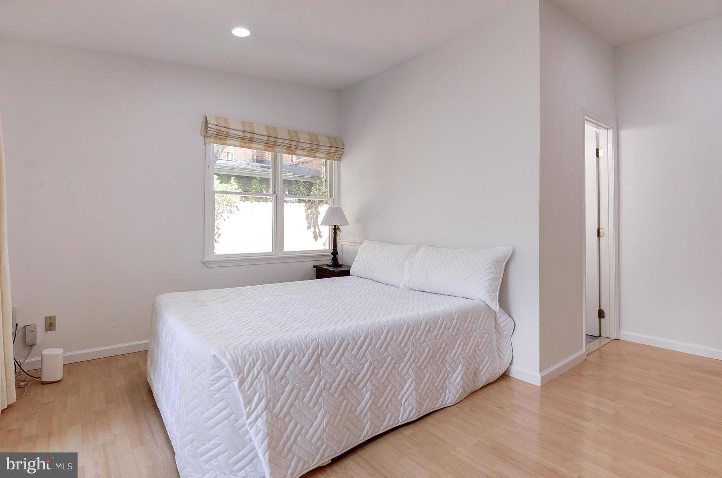 850 S IRVING ST, ARLINGTON, Virginia 22204, 3 Bedrooms Bedrooms, 8 Rooms Rooms,2 BathroomsBathrooms,Residential,For sale,850 S IRVING ST,VAAR2063702 MLS # VAAR2063702