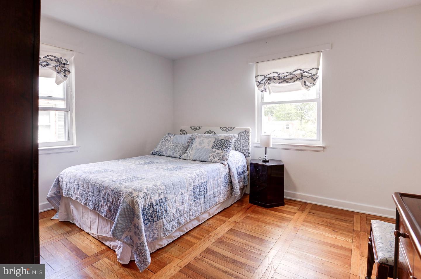 850 S IRVING ST, ARLINGTON, Virginia 22204, 3 Bedrooms Bedrooms, 8 Rooms Rooms,2 BathroomsBathrooms,Residential,For sale,850 S IRVING ST,VAAR2063702 MLS # VAAR2063702