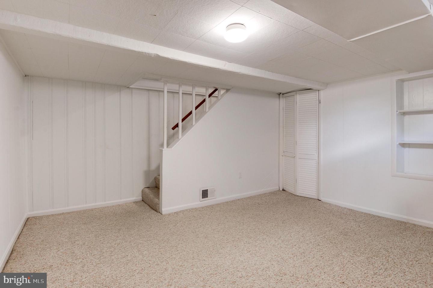850 S IRVING ST, ARLINGTON, Virginia 22204, 3 Bedrooms Bedrooms, 8 Rooms Rooms,2 BathroomsBathrooms,Residential,For sale,850 S IRVING ST,VAAR2063702 MLS # VAAR2063702