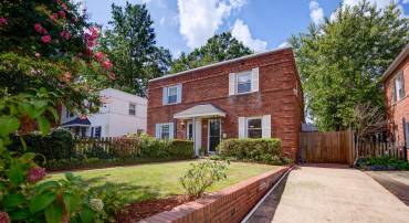 850 S IRVING ST, ARLINGTON, Virginia 22204, 3 Bedrooms Bedrooms, 8 Rooms Rooms,2 BathroomsBathrooms,Residential,For sale,850 S IRVING ST,VAAR2063702 MLS # VAAR2063702