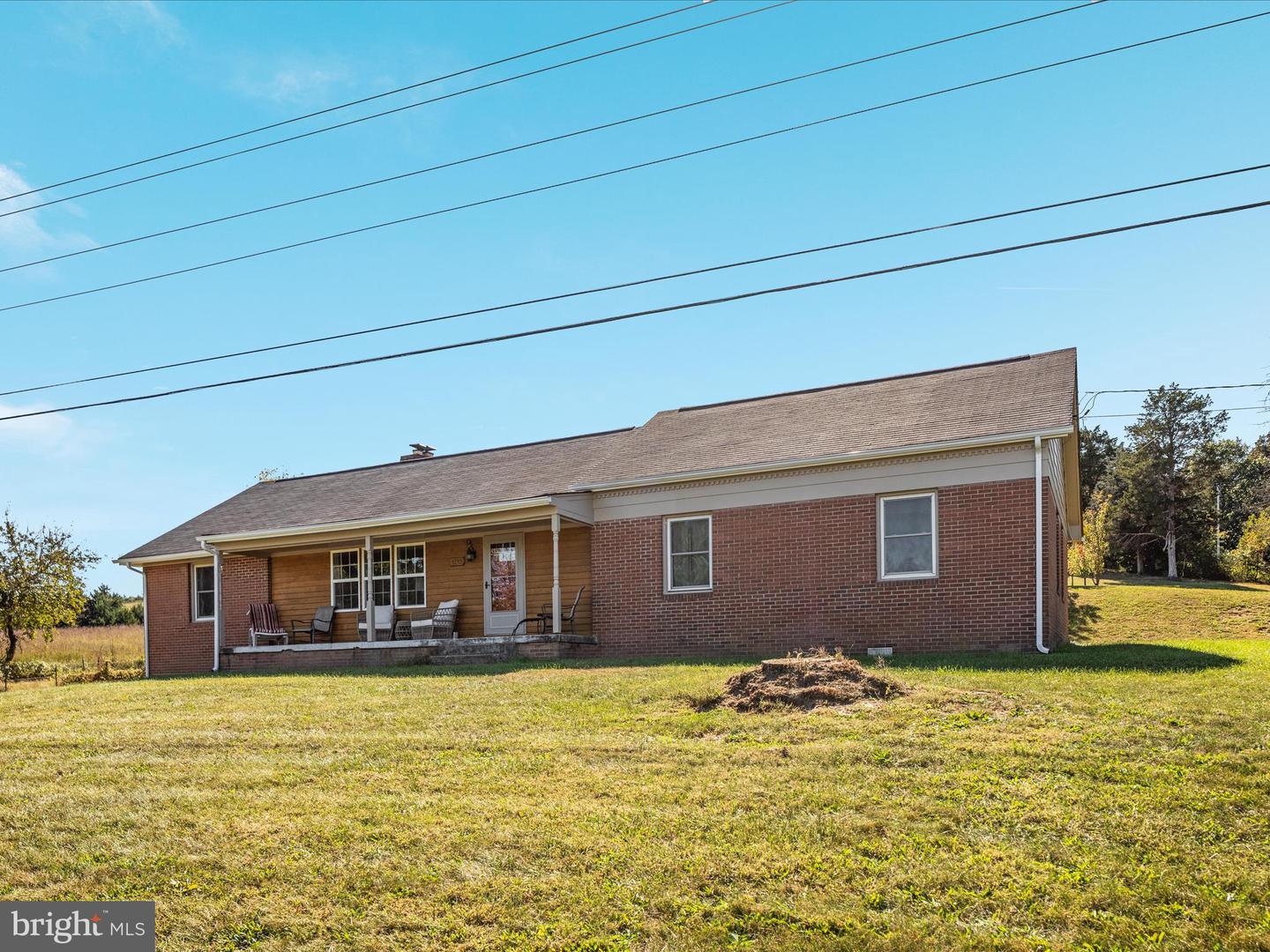 4245 STRASBURG RD, STRASBURG, Virginia 22657, 3 Bedrooms Bedrooms, ,2 BathroomsBathrooms,Residential,For sale,4245 STRASBURG RD,VAWR2012550 MLS # VAWR2012550