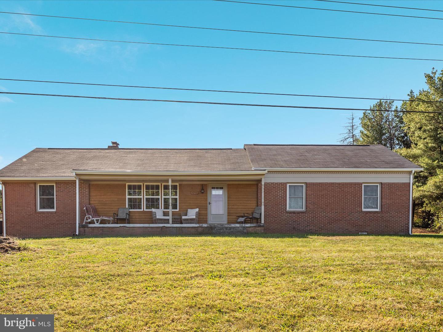 4245 STRASBURG RD, STRASBURG, Virginia 22657, 3 Bedrooms Bedrooms, ,2 BathroomsBathrooms,Residential,For sale,4245 STRASBURG RD,VAWR2012550 MLS # VAWR2012550