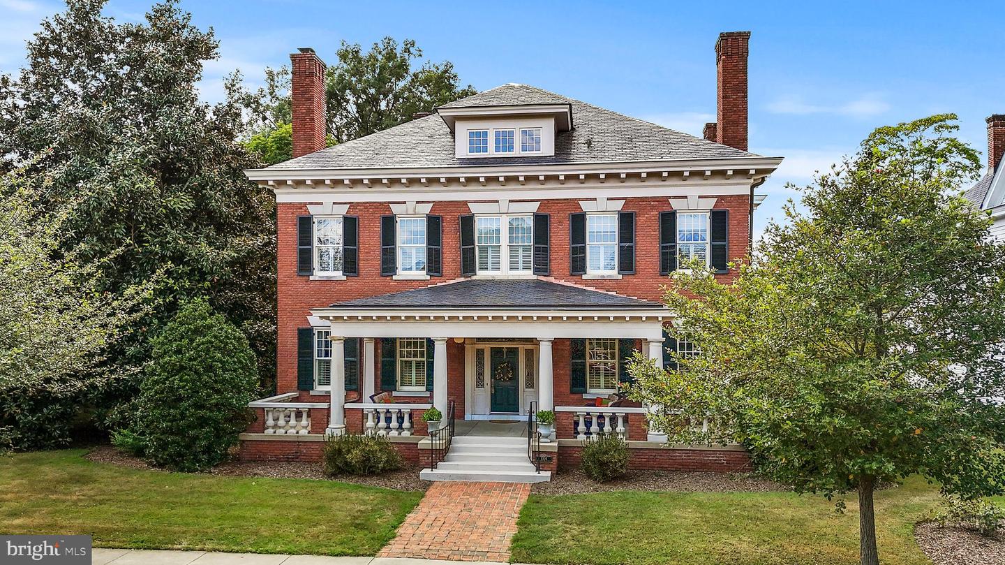 1304 WASHINGTON AVE, FREDERICKSBURG, Virginia 22401, 6 Bedrooms Bedrooms, 28 Rooms Rooms,5 BathroomsBathrooms,Residential,For sale,1304 WASHINGTON AVE,VAFB2009114 MLS # VAFB2009114