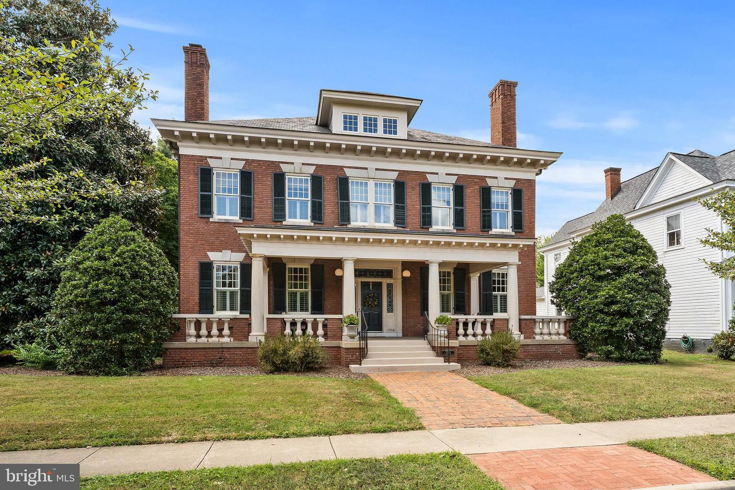 1304 WASHINGTON AVE, FREDERICKSBURG, Virginia 22401, 6 Bedrooms Bedrooms, 28 Rooms Rooms,5 BathroomsBathrooms,Residential,For sale,1304 WASHINGTON AVE,VAFB2009114 MLS # VAFB2009114