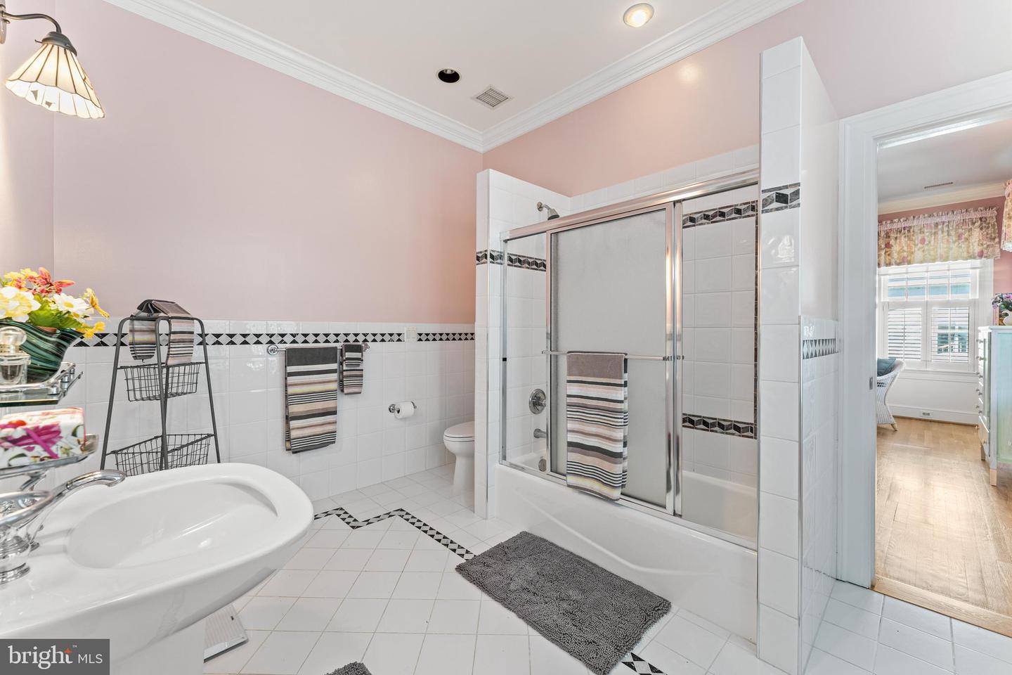 1304 WASHINGTON AVE, FREDERICKSBURG, Virginia 22401, 6 Bedrooms Bedrooms, 28 Rooms Rooms,5 BathroomsBathrooms,Residential,For sale,1304 WASHINGTON AVE,VAFB2009114 MLS # VAFB2009114
