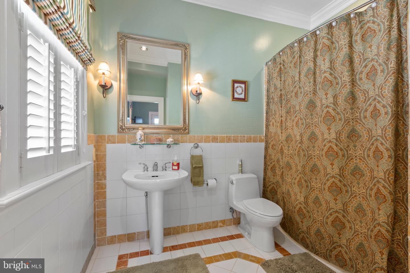 1304 WASHINGTON AVE, FREDERICKSBURG, Virginia 22401, 6 Bedrooms Bedrooms, 28 Rooms Rooms,5 BathroomsBathrooms,Residential,For sale,1304 WASHINGTON AVE,VAFB2009114 MLS # VAFB2009114