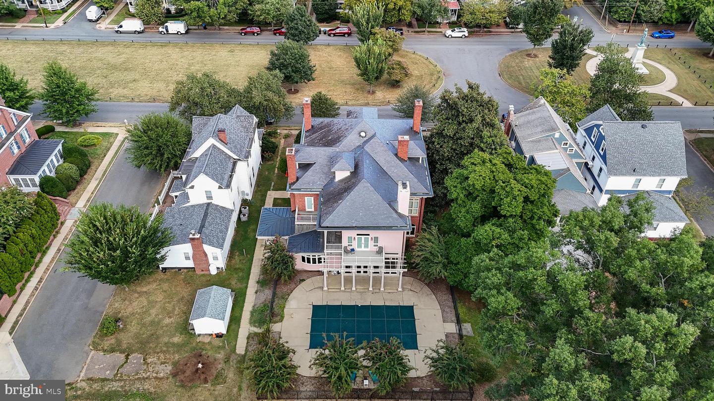 1304 WASHINGTON AVE, FREDERICKSBURG, Virginia 22401, 6 Bedrooms Bedrooms, 28 Rooms Rooms,5 BathroomsBathrooms,Residential,For sale,1304 WASHINGTON AVE,VAFB2009114 MLS # VAFB2009114