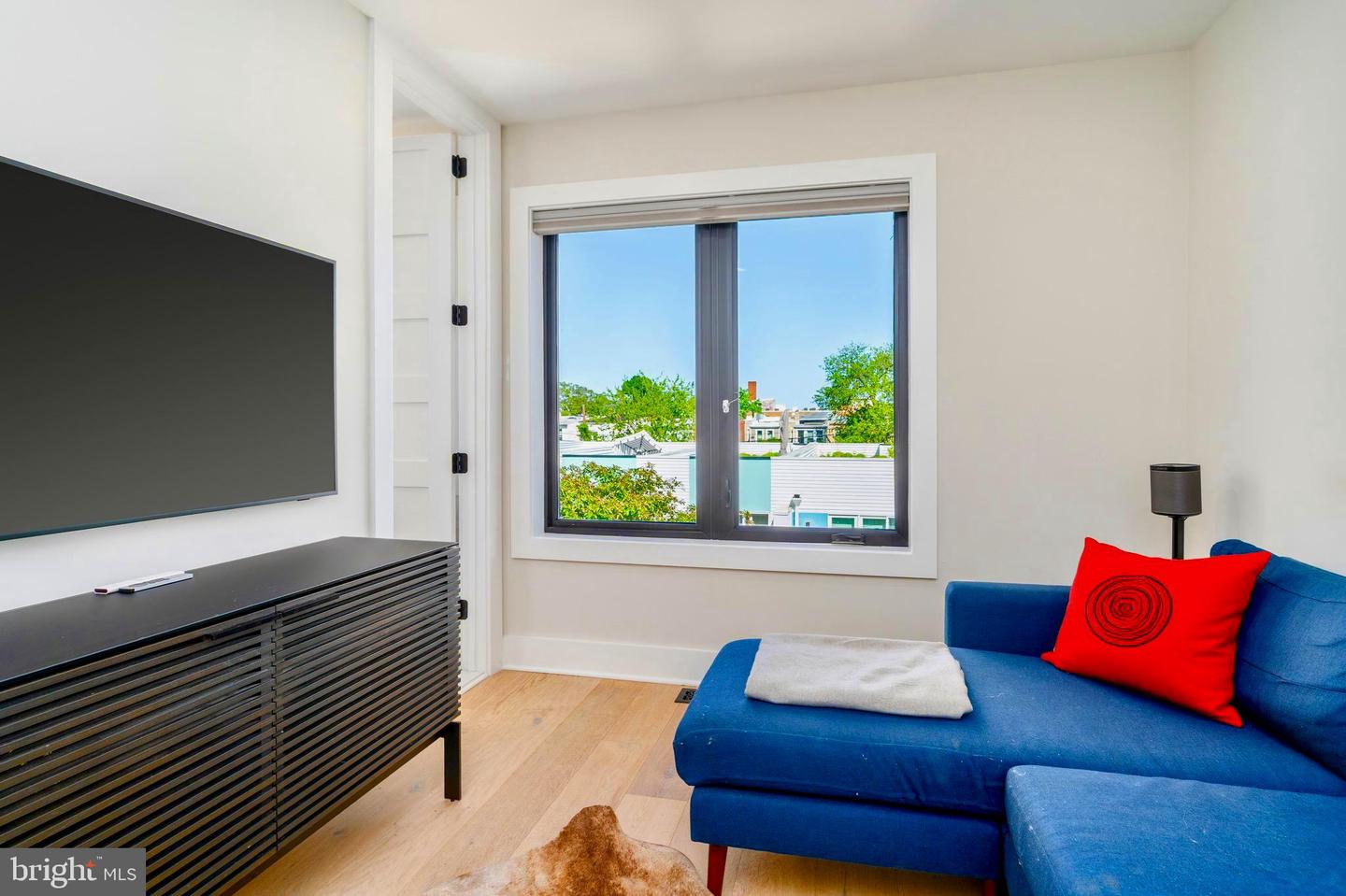 430 15TH ST SE, WASHINGTON, District Of Columbia 20003, 4 Bedrooms Bedrooms, ,4 BathroomsBathrooms,Residential,For sale,430 15TH ST SE,DCDC2227088 MLS # DCDC2227088