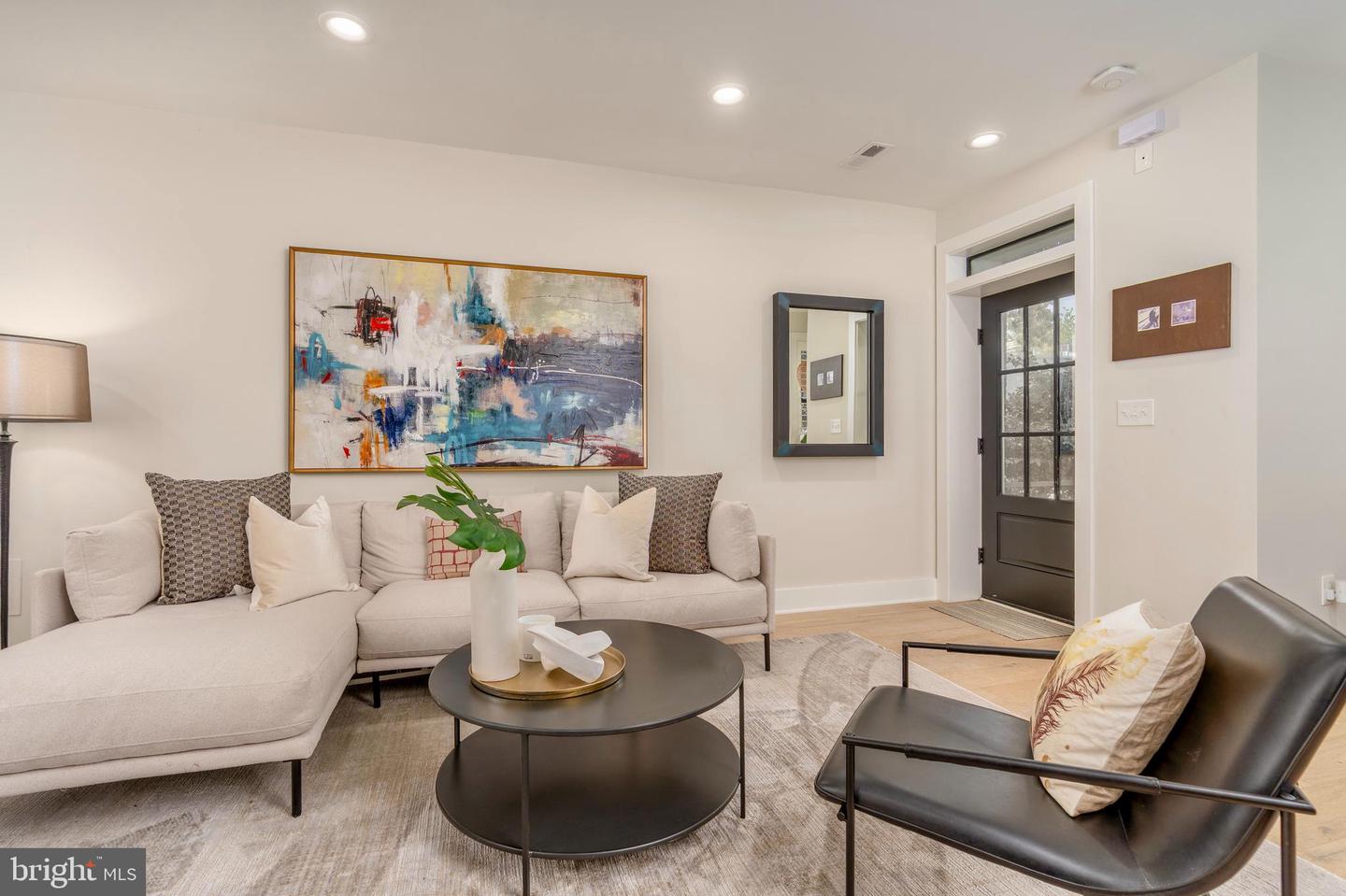 430 15TH ST SE, WASHINGTON, District Of Columbia 20003, 4 Bedrooms Bedrooms, ,4 BathroomsBathrooms,Residential,For sale,430 15TH ST SE,DCDC2227088 MLS # DCDC2227088