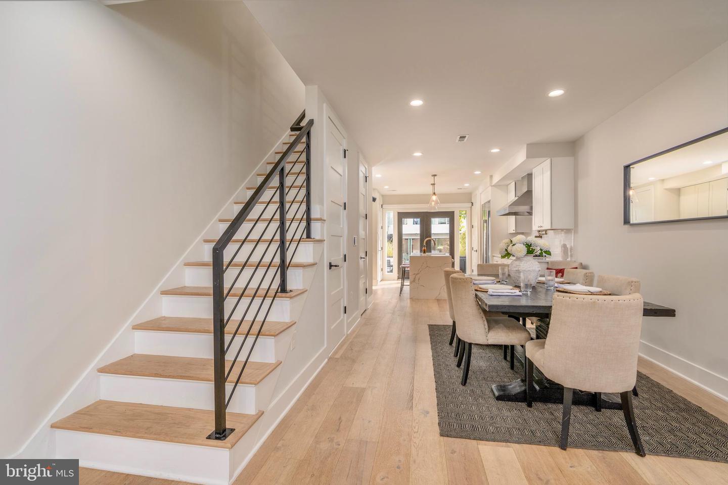 430 15TH ST SE, WASHINGTON, District Of Columbia 20003, 4 Bedrooms Bedrooms, ,4 BathroomsBathrooms,Residential,For sale,430 15TH ST SE,DCDC2227088 MLS # DCDC2227088