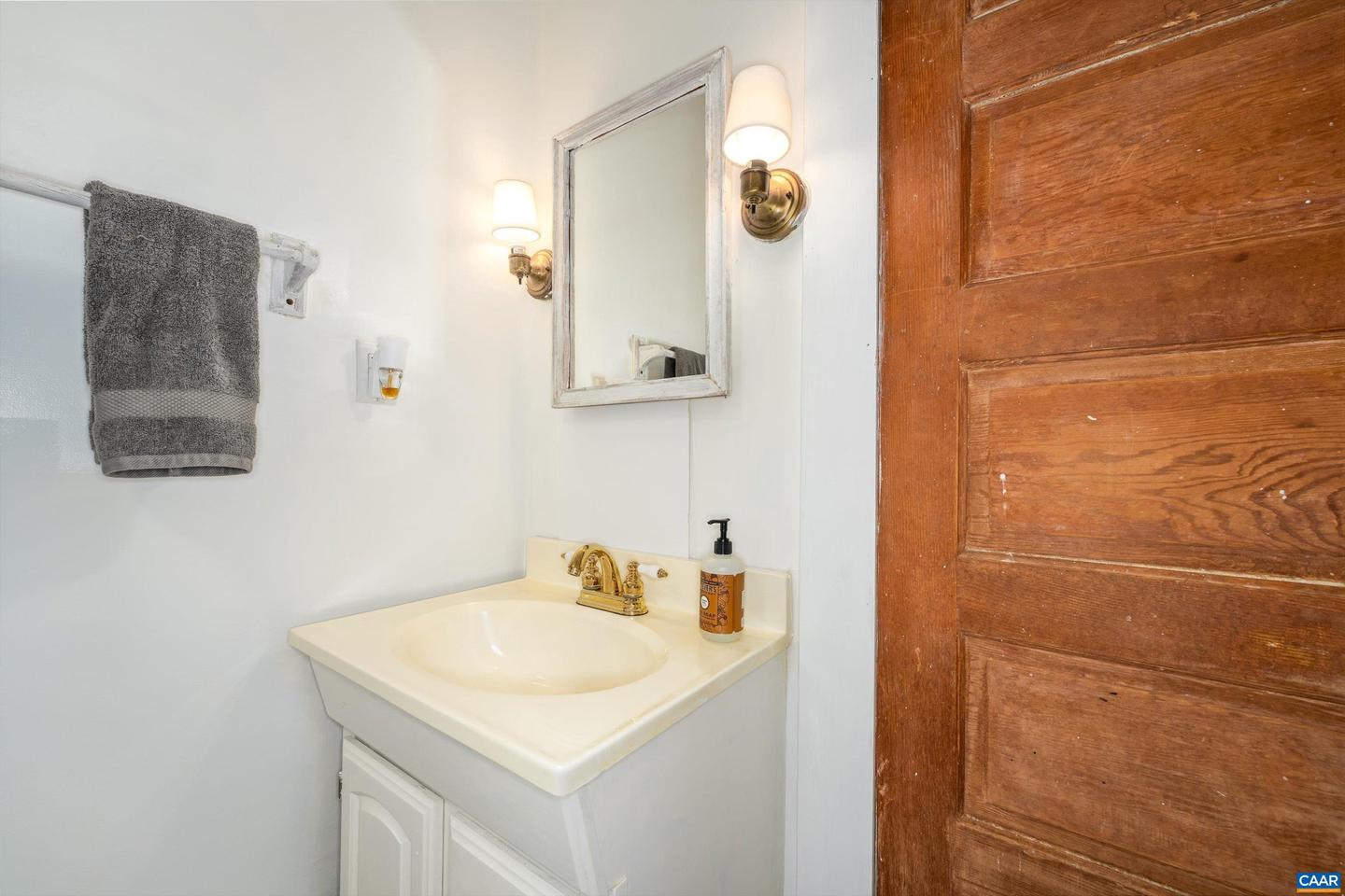 5282 SPOTSWOOD TRL, BARBOURSVILLE, Virginia 22923, 3 Bedrooms Bedrooms, ,2 BathroomsBathrooms,Residential,For sale,5282 SPOTSWOOD TRL,670019 MLS # 670019