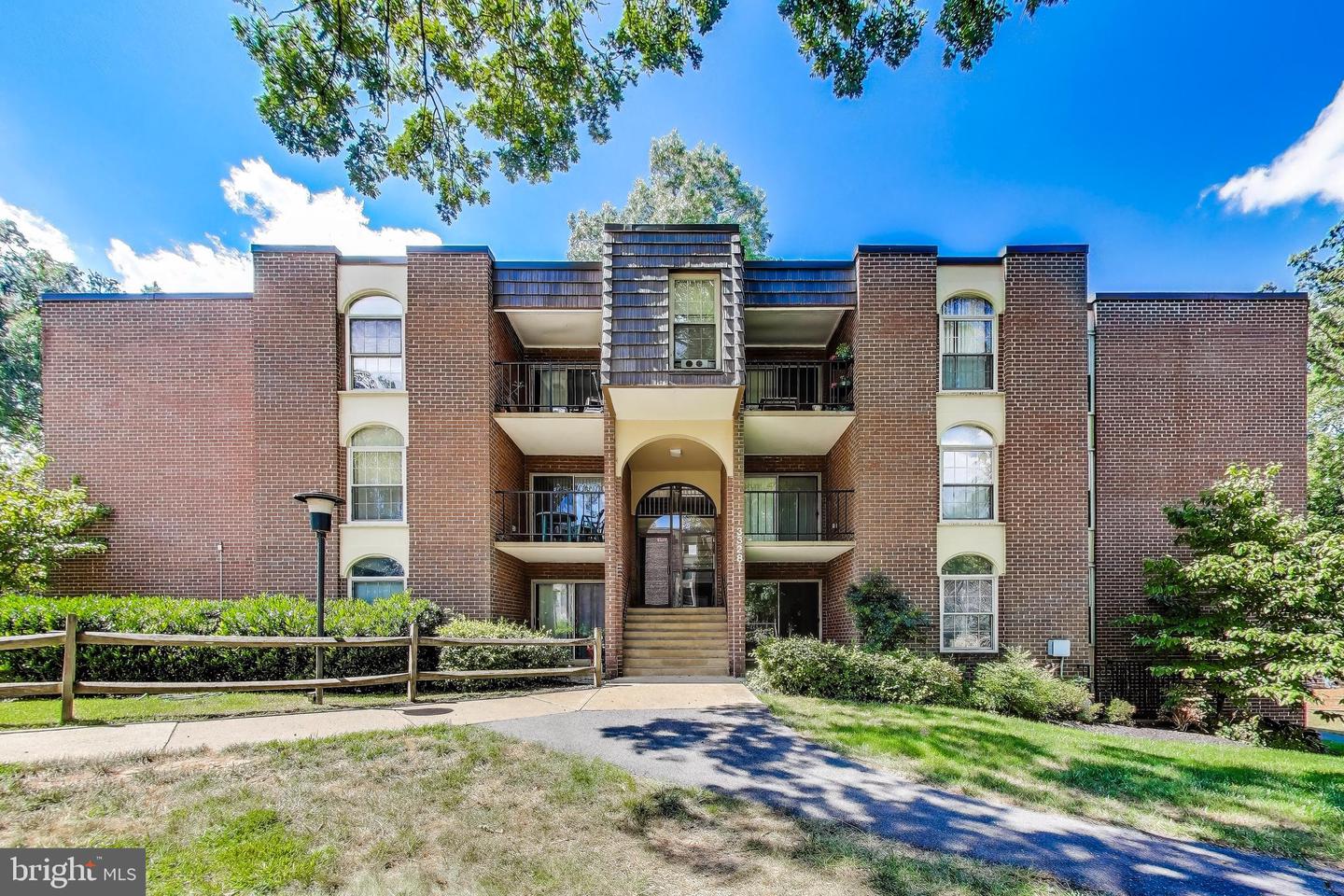 3328 WOODBURN VILLAGE DR #14, ANNANDALE, Virginia 22003, 1 Bedroom Bedrooms, ,1 BathroomBathrooms,Residential,For sale,3328 WOODBURN VILLAGE DR #14,VAFX2264474 MLS # VAFX2264474