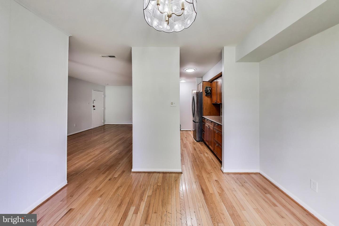 3328 WOODBURN VILLAGE DR #14, ANNANDALE, Virginia 22003, 1 Bedroom Bedrooms, ,1 BathroomBathrooms,Residential,For sale,3328 WOODBURN VILLAGE DR #14,VAFX2264474 MLS # VAFX2264474