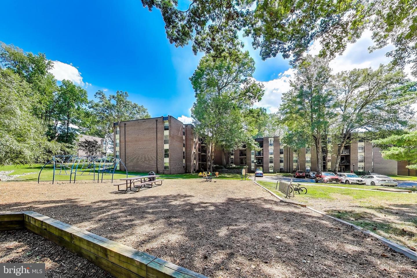 3328 WOODBURN VILLAGE DR #14, ANNANDALE, Virginia 22003, 1 Bedroom Bedrooms, ,1 BathroomBathrooms,Residential,For sale,3328 WOODBURN VILLAGE DR #14,VAFX2264474 MLS # VAFX2264474