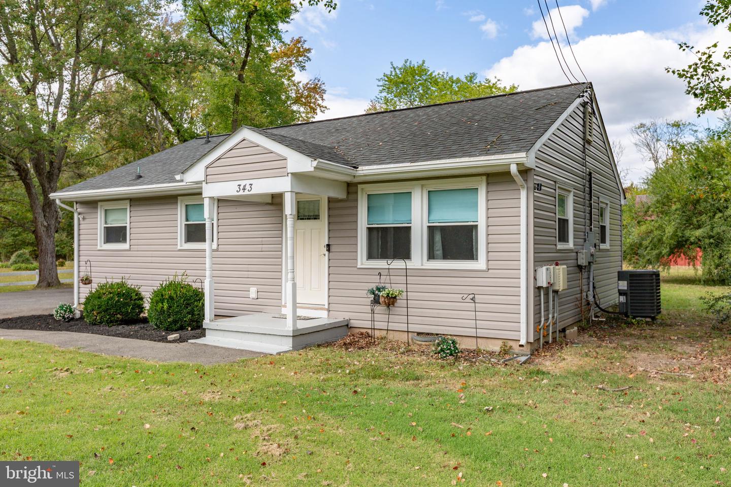 343 FOREST LANE RD, FREDERICKSBURG, Virginia 22405, 3 Bedrooms Bedrooms, ,1 BathroomBathrooms,Residential,For sale,343 FOREST LANE RD,VAST2043460 MLS # VAST2043460