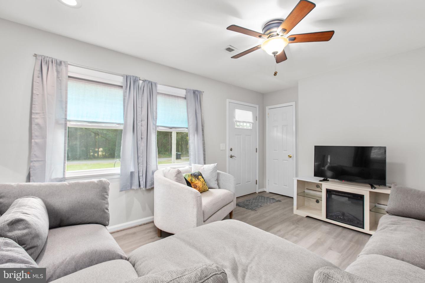 343 FOREST LANE RD, FREDERICKSBURG, Virginia 22405, 3 Bedrooms Bedrooms, ,1 BathroomBathrooms,Residential,For sale,343 FOREST LANE RD,VAST2043460 MLS # VAST2043460