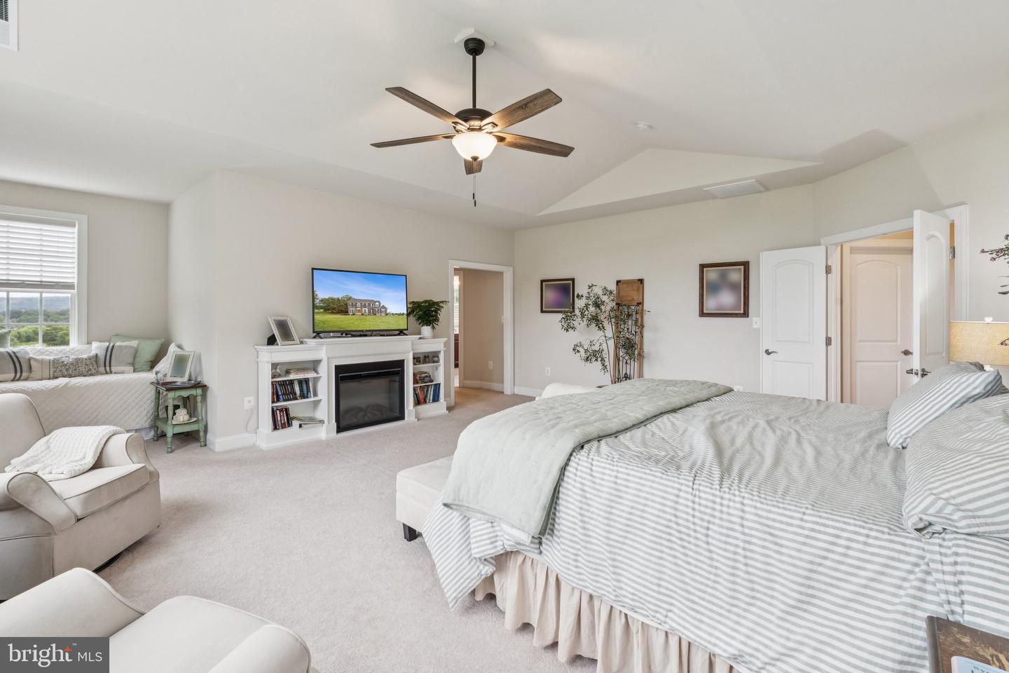 35490 SUNNY RIDGE RD, ROUND HILL, Virginia 20141, 5 Bedrooms Bedrooms, 22 Rooms Rooms,5 BathroomsBathrooms,Residential,For sale,35490 SUNNY RIDGE RD,VALO2108926 MLS # VALO2108926