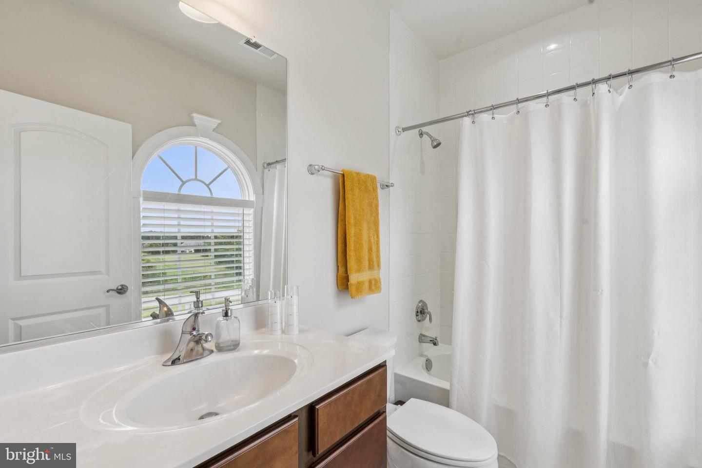 35490 SUNNY RIDGE RD, ROUND HILL, Virginia 20141, 5 Bedrooms Bedrooms, 22 Rooms Rooms,5 BathroomsBathrooms,Residential,For sale,35490 SUNNY RIDGE RD,VALO2108926 MLS # VALO2108926