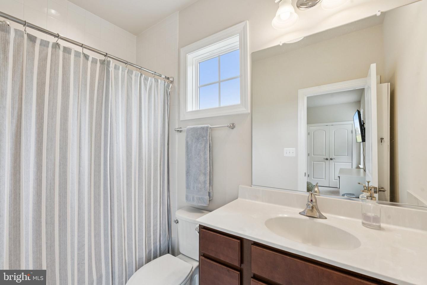 35490 SUNNY RIDGE RD, ROUND HILL, Virginia 20141, 5 Bedrooms Bedrooms, 22 Rooms Rooms,5 BathroomsBathrooms,Residential,For sale,35490 SUNNY RIDGE RD,VALO2108926 MLS # VALO2108926