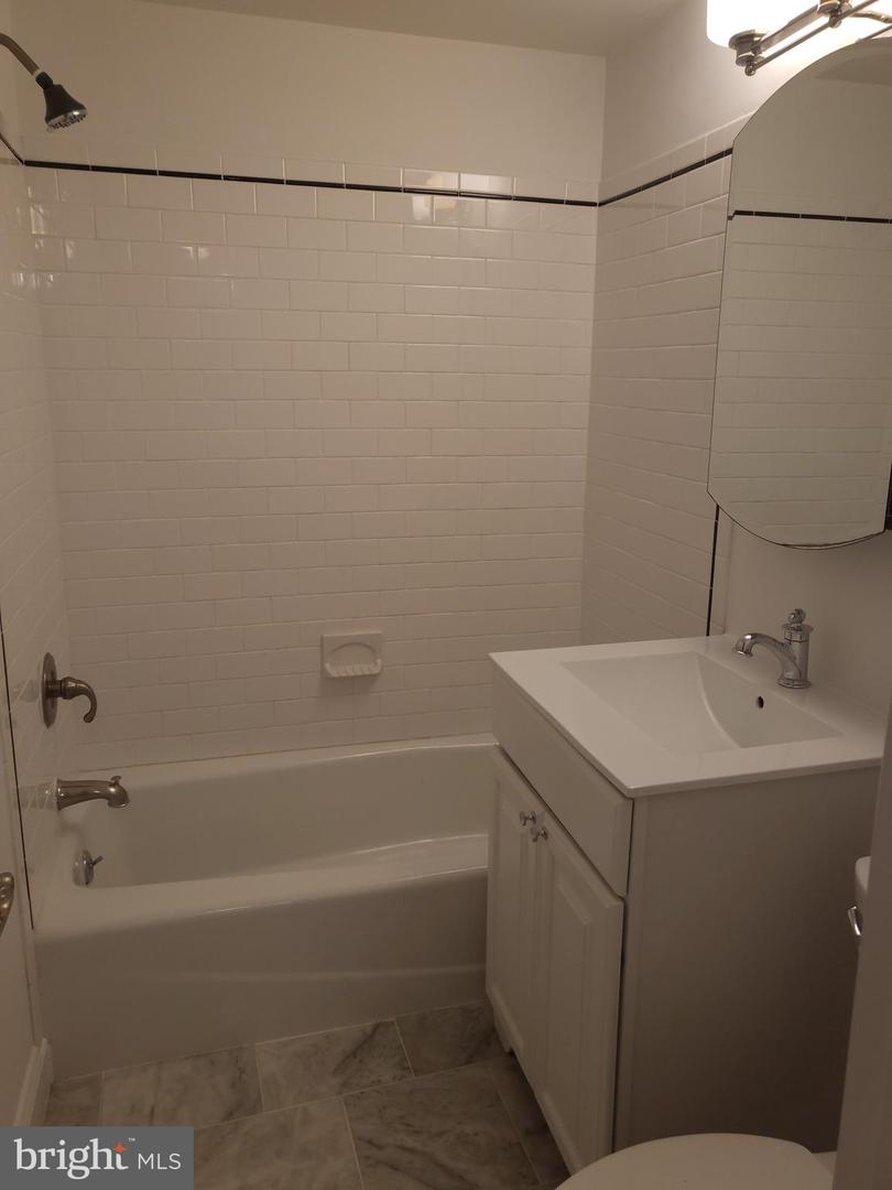 400 COMMONWEALTH AVE #307, ALEXANDRIA, Virginia 22301, 2 Bedrooms Bedrooms, ,1 BathroomBathrooms,Residential,For sale,400 COMMONWEALTH AVE #307,VAAX2050832 MLS # VAAX2050832
