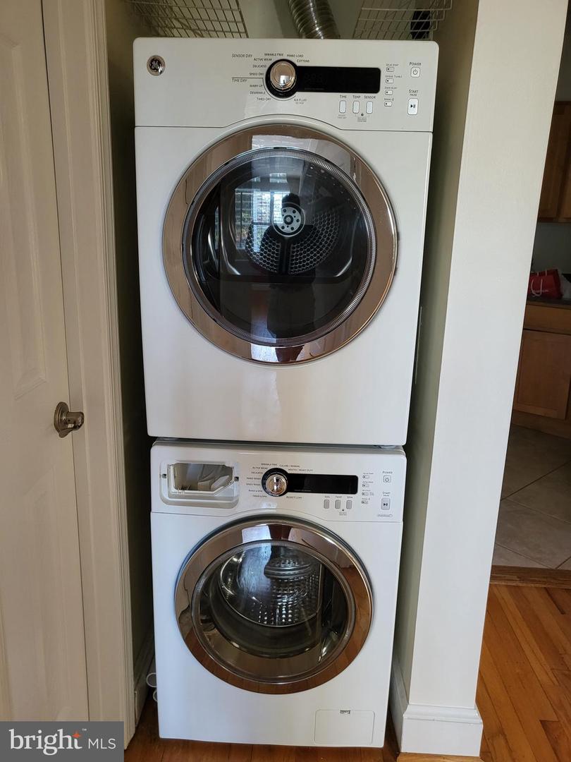 400 COMMONWEALTH AVE #307, ALEXANDRIA, Virginia 22301, 2 Bedrooms Bedrooms, ,1 BathroomBathrooms,Residential,For sale,400 COMMONWEALTH AVE #307,VAAX2050832 MLS # VAAX2050832