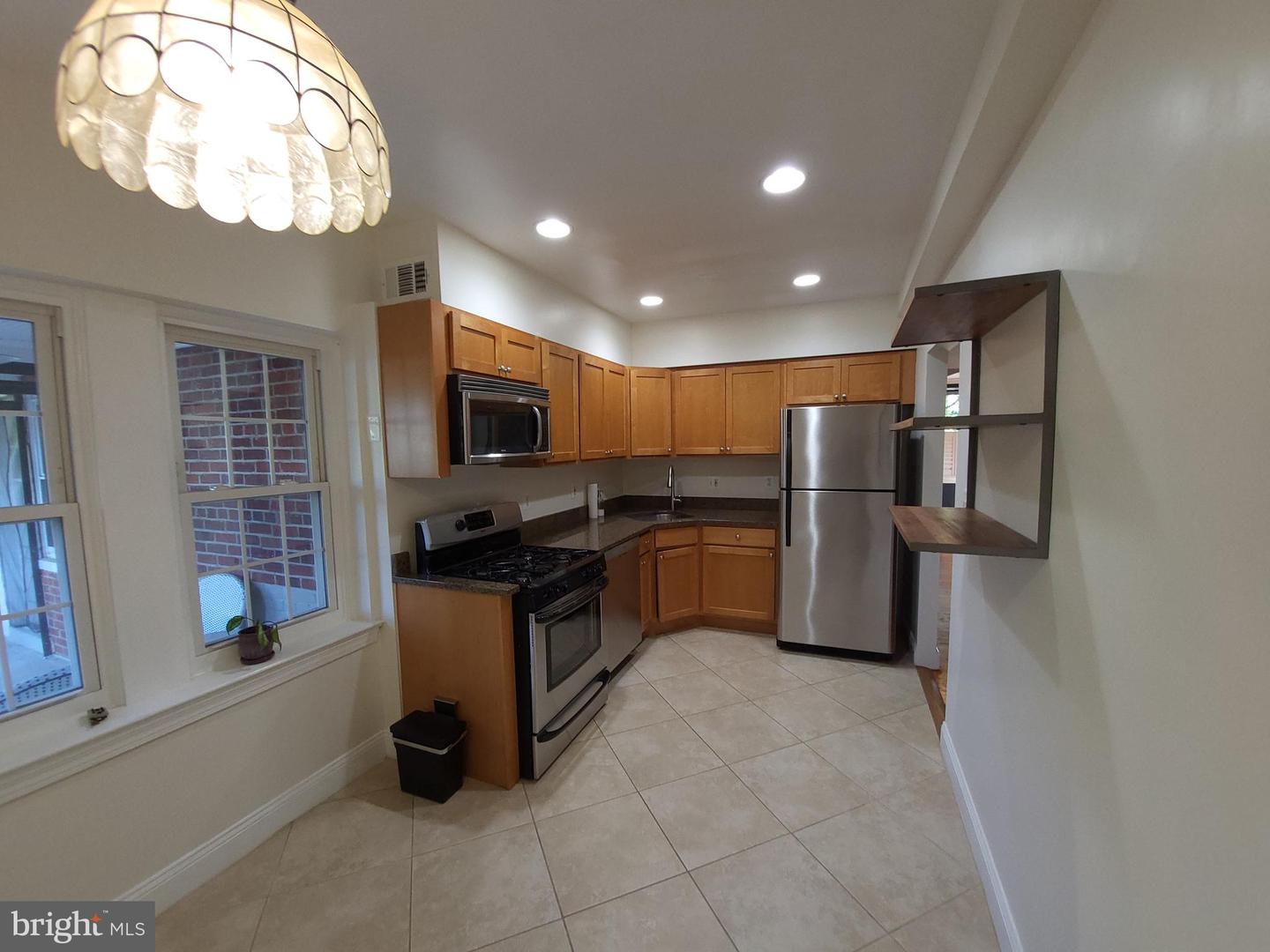 400 COMMONWEALTH AVE #307, ALEXANDRIA, Virginia 22301, 2 Bedrooms Bedrooms, ,1 BathroomBathrooms,Residential,For sale,400 COMMONWEALTH AVE #307,VAAX2050832 MLS # VAAX2050832