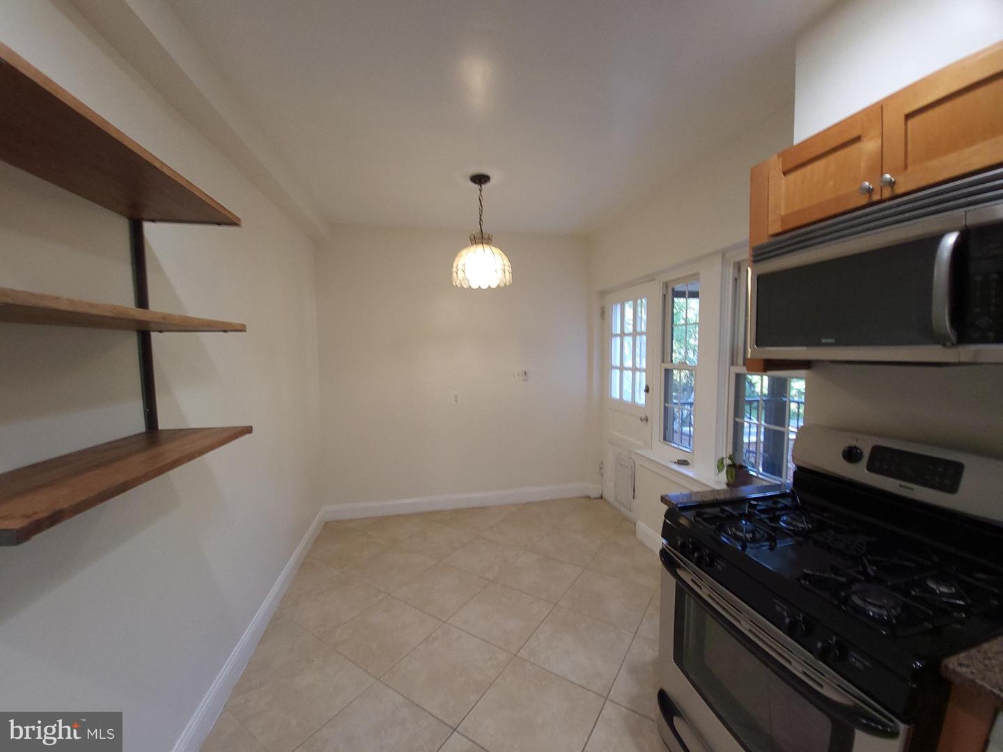 400 COMMONWEALTH AVE #307, ALEXANDRIA, Virginia 22301, 2 Bedrooms Bedrooms, ,1 BathroomBathrooms,Residential,For sale,400 COMMONWEALTH AVE #307,VAAX2050832 MLS # VAAX2050832