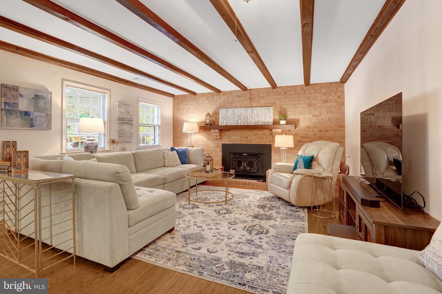 4121 SLEEPY HOLLOW RD, ANNANDALE, Virginia 22003, 4 Bedrooms Bedrooms, ,3 BathroomsBathrooms,Residential,For sale,4121 SLEEPY HOLLOW RD,VAFX2274374 MLS # VAFX2274374