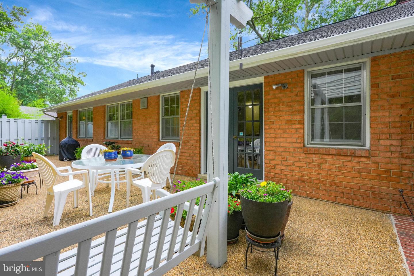 4121 SLEEPY HOLLOW RD, ANNANDALE, Virginia 22003, 4 Bedrooms Bedrooms, ,3 BathroomsBathrooms,Residential,For sale,4121 SLEEPY HOLLOW RD,VAFX2274374 MLS # VAFX2274374