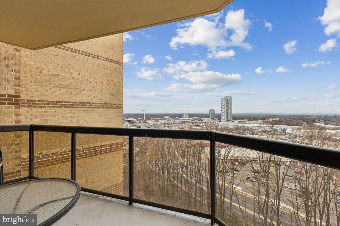 8370 GREENSBORO DR #916, MCLEAN, Virginia 22102, 1 Bedroom Bedrooms, ,1 BathroomBathrooms,Residential,For sale,8370 GREENSBORO DR #916,VAFX2274392 MLS # VAFX2274392