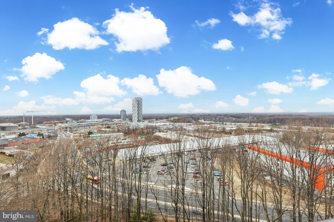 8370 GREENSBORO DR #916, MCLEAN, Virginia 22102, 1 Bedroom Bedrooms, ,1 BathroomBathrooms,Residential,For sale,8370 GREENSBORO DR #916,VAFX2274392 MLS # VAFX2274392
