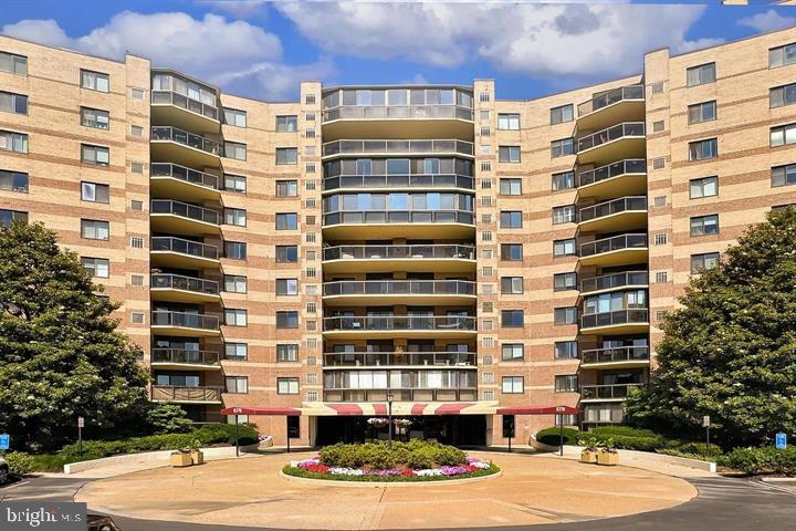 8370 GREENSBORO DR #916, MCLEAN, Virginia 22102, 1 Bedroom Bedrooms, ,1 BathroomBathrooms,Residential,For sale,8370 GREENSBORO DR #916,VAFX2274392 MLS # VAFX2274392