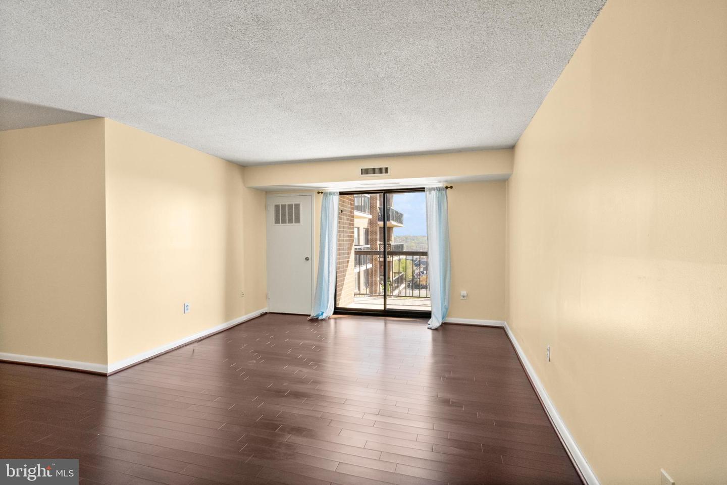 200 N PICKETT ST N #1515, ALEXANDRIA, Virginia 22304, 1 Bedroom Bedrooms, 6 Rooms Rooms,1 BathroomBathrooms,Residential,For sale,200 N PICKETT ST N #1515,VAAX2050842 MLS # VAAX2050842