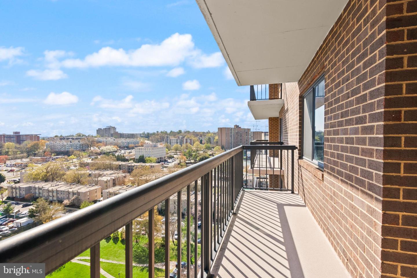 200 N PICKETT ST N #1515, ALEXANDRIA, Virginia 22304, 1 Bedroom Bedrooms, 6 Rooms Rooms,1 BathroomBathrooms,Residential,For sale,200 N PICKETT ST N #1515,VAAX2050842 MLS # VAAX2050842