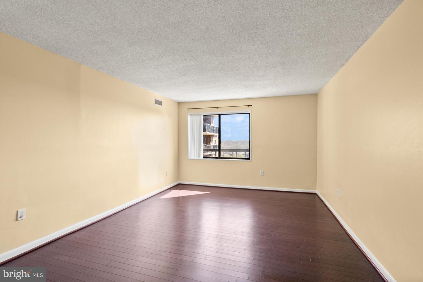 200 N PICKETT ST N #1515, ALEXANDRIA, Virginia 22304, 1 Bedroom Bedrooms, 6 Rooms Rooms,1 BathroomBathrooms,Residential,For sale,200 N PICKETT ST N #1515,VAAX2050842 MLS # VAAX2050842