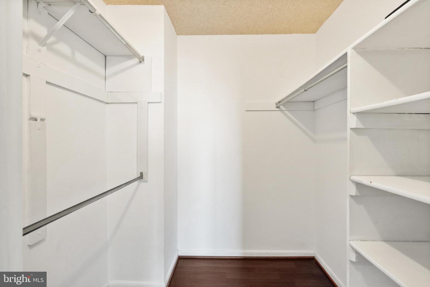 200 N PICKETT ST N #1515, ALEXANDRIA, Virginia 22304, 1 Bedroom Bedrooms, 6 Rooms Rooms,1 BathroomBathrooms,Residential,For sale,200 N PICKETT ST N #1515,VAAX2050842 MLS # VAAX2050842
