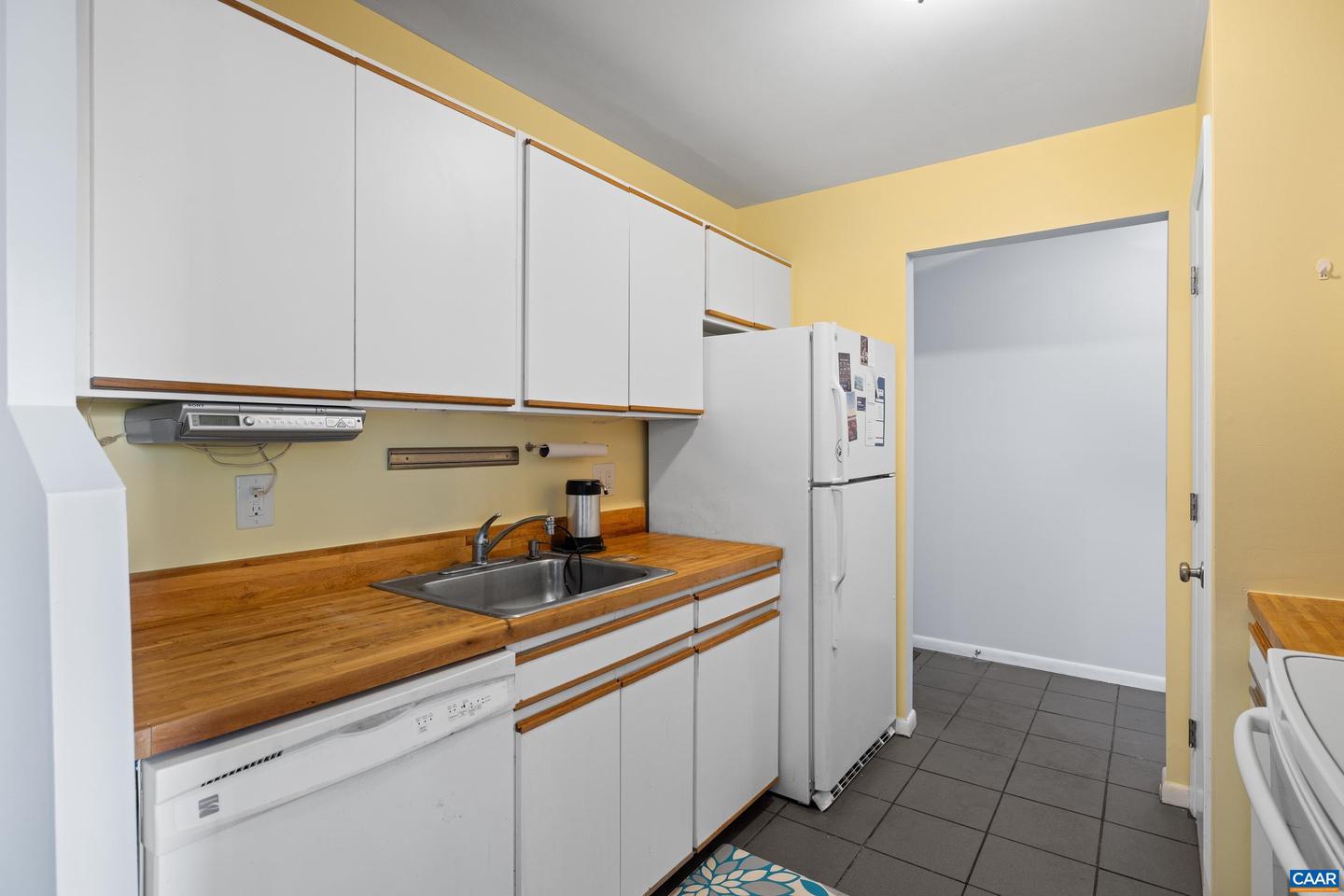 132 TURTLE CREEK RD #11, CHARLOTTESVILLE, Virginia 22901, 1 Bedroom Bedrooms, ,1 BathroomBathrooms,Residential,For sale,132 TURTLE CREEK RD #11,669935 MLS # 669935