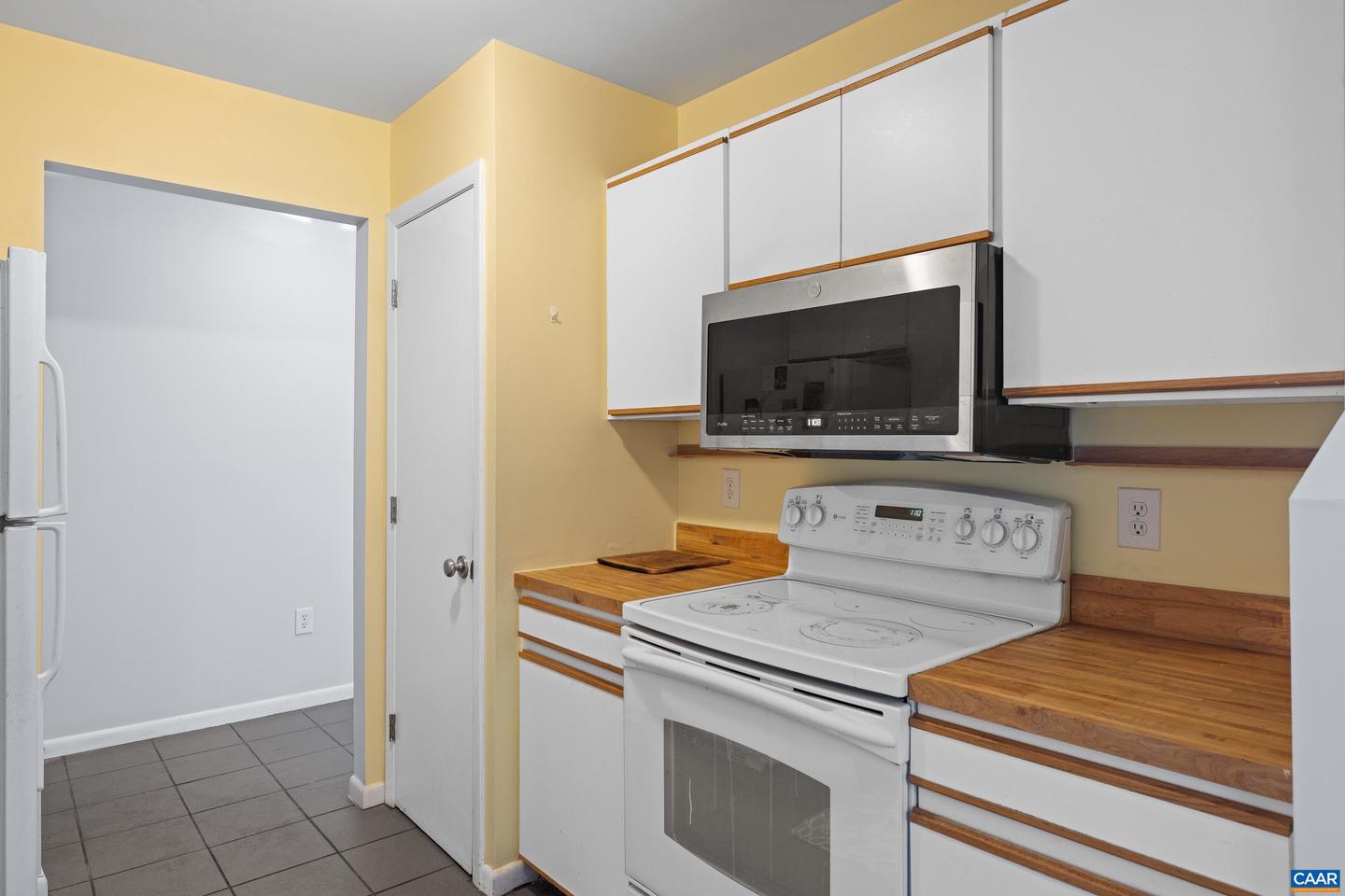 132 TURTLE CREEK RD #11, CHARLOTTESVILLE, Virginia 22901, 1 Bedroom Bedrooms, ,1 BathroomBathrooms,Residential,For sale,132 TURTLE CREEK RD #11,669935 MLS # 669935
