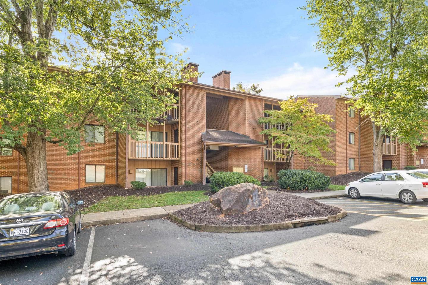 132 TURTLE CREEK RD #11, CHARLOTTESVILLE, Virginia 22901, 1 Bedroom Bedrooms, ,1 BathroomBathrooms,Residential,For sale,132 TURTLE CREEK RD #11,669935 MLS # 669935