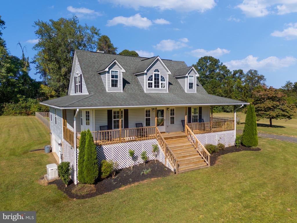 7292 STARLING DR, WARRENTON, Virginia 20186, 3 Bedrooms Bedrooms, ,2 BathroomsBathrooms,Residential,7292 STARLING DR,VAFQ2018138 MLS # VAFQ2018138