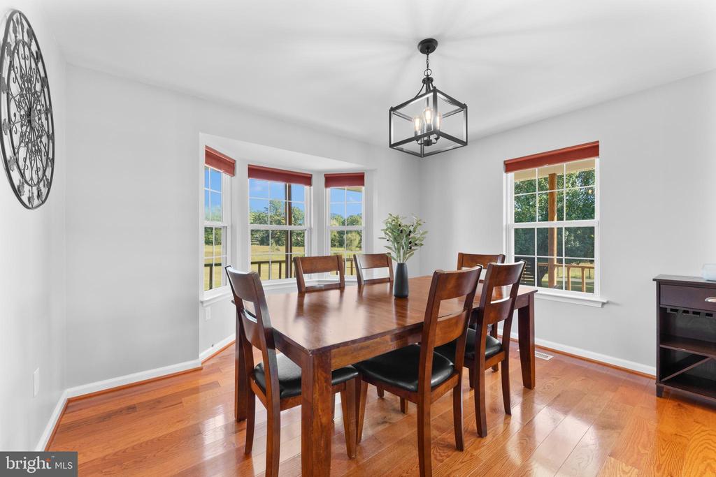 7292 STARLING DR, WARRENTON, Virginia 20186, 3 Bedrooms Bedrooms, ,2 BathroomsBathrooms,Residential,7292 STARLING DR,VAFQ2018138 MLS # VAFQ2018138
