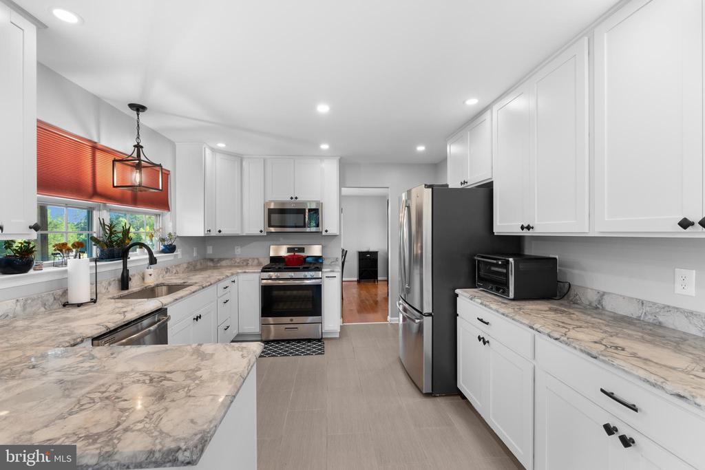 7292 STARLING DR, WARRENTON, Virginia 20186, 3 Bedrooms Bedrooms, ,2 BathroomsBathrooms,Residential,7292 STARLING DR,VAFQ2018138 MLS # VAFQ2018138