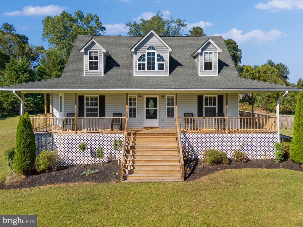 7292 STARLING DR, WARRENTON, Virginia 20186, 3 Bedrooms Bedrooms, ,2 BathroomsBathrooms,Residential,7292 STARLING DR,VAFQ2018138 MLS # VAFQ2018138