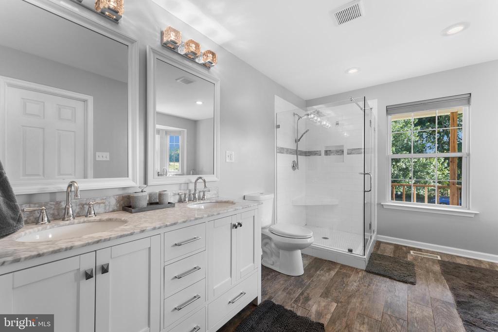 7292 STARLING DR, WARRENTON, Virginia 20186, 3 Bedrooms Bedrooms, ,2 BathroomsBathrooms,Residential,7292 STARLING DR,VAFQ2018138 MLS # VAFQ2018138