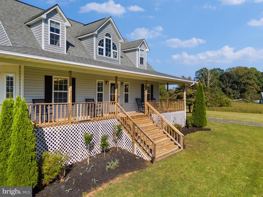 7292 STARLING DR, WARRENTON, Virginia 20186, 3 Bedrooms Bedrooms, ,2 BathroomsBathrooms,Residential,7292 STARLING DR,VAFQ2018138 MLS # VAFQ2018138