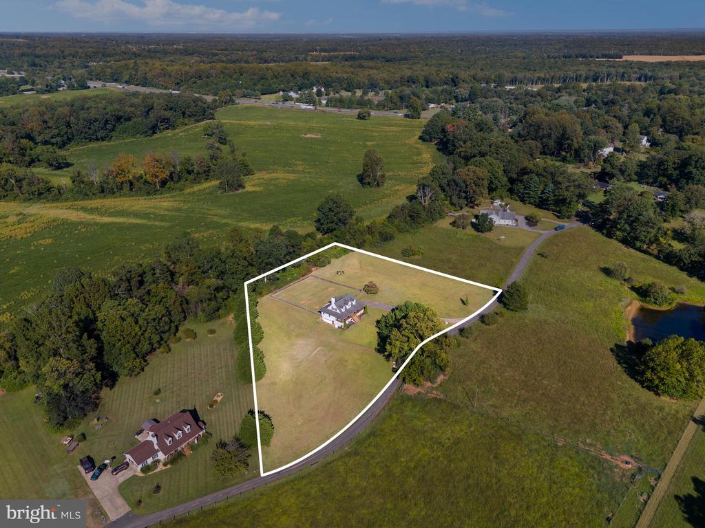 7292 STARLING DR, WARRENTON, Virginia 20186, 3 Bedrooms Bedrooms, ,2 BathroomsBathrooms,Residential,7292 STARLING DR,VAFQ2018138 MLS # VAFQ2018138