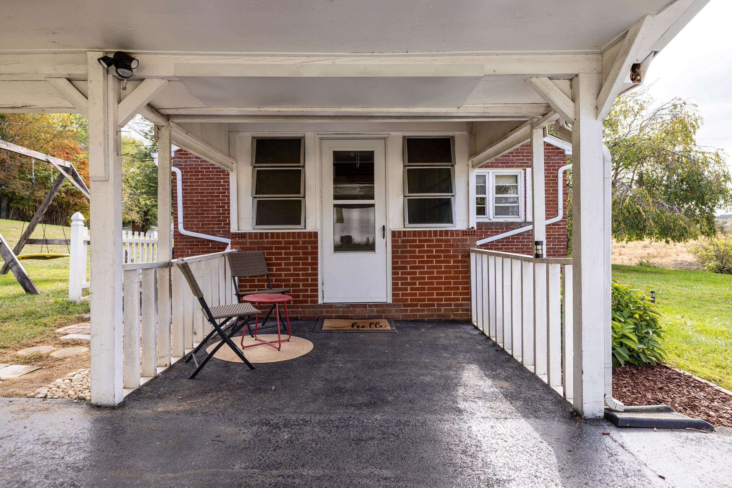 161 BOYERS RD, ROCKINGHAM, Virginia 22801, 3 Bedrooms Bedrooms, ,1 BathroomBathrooms,Residential,161 BOYERS RD,670022 MLS # 670022