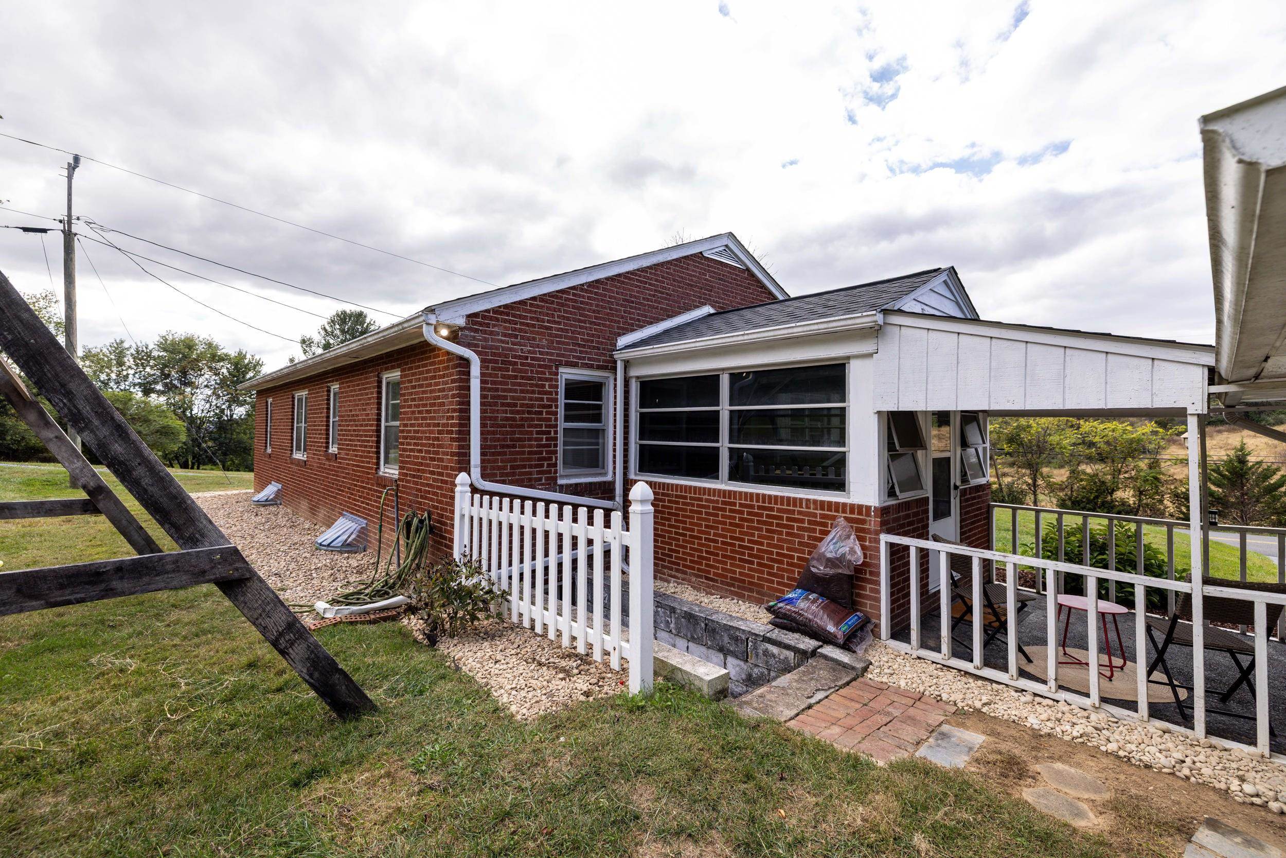 161 BOYERS RD, ROCKINGHAM, Virginia 22801, 3 Bedrooms Bedrooms, ,1 BathroomBathrooms,Residential,161 BOYERS RD,670022 MLS # 670022